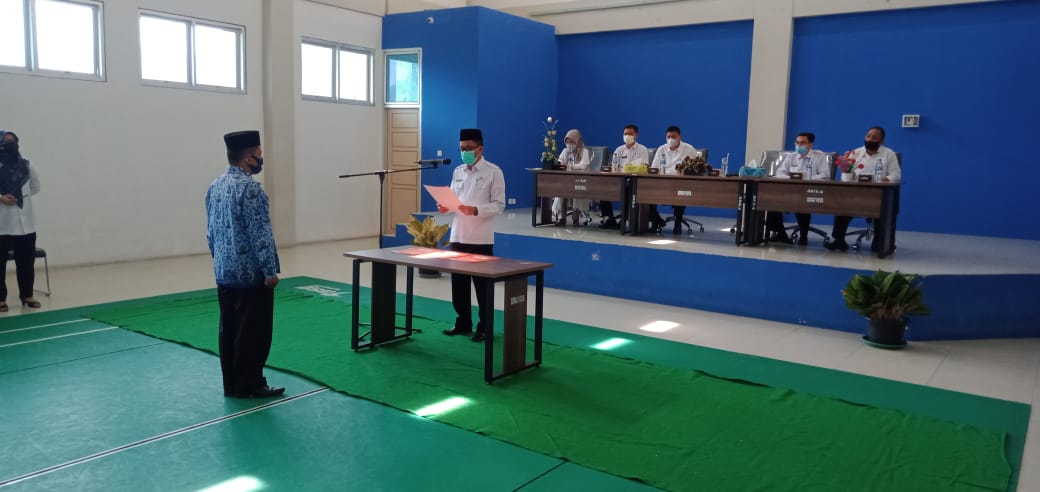 Pelantikan dan Pengambilan Sumpah Jabatan Pejabat Pengawas di lingkup Disdikbud Pessel